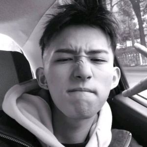 陪玩帅哥a.锅巴 绝地猛男的头像